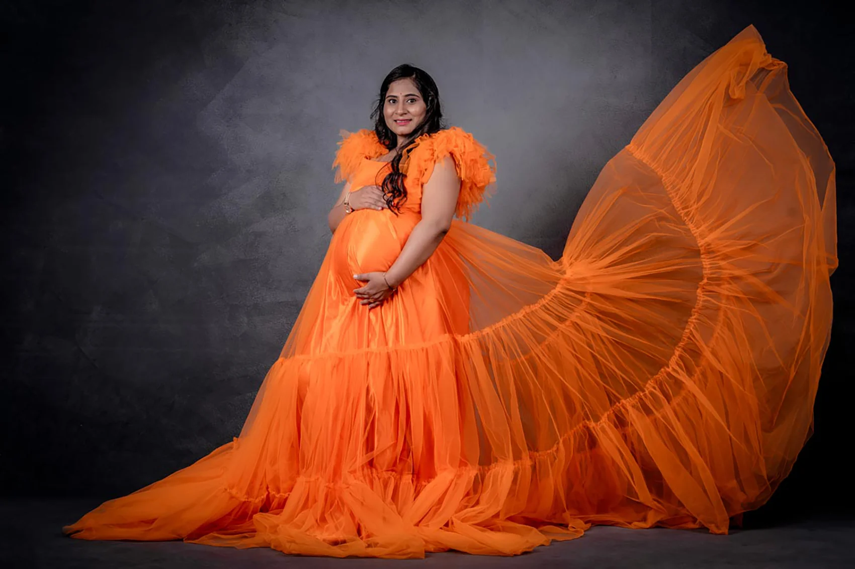 https://dx21q3b76hjv4.cloudfront.net/images/new/testimonials/maternity-photoshoot-bangalore.webp