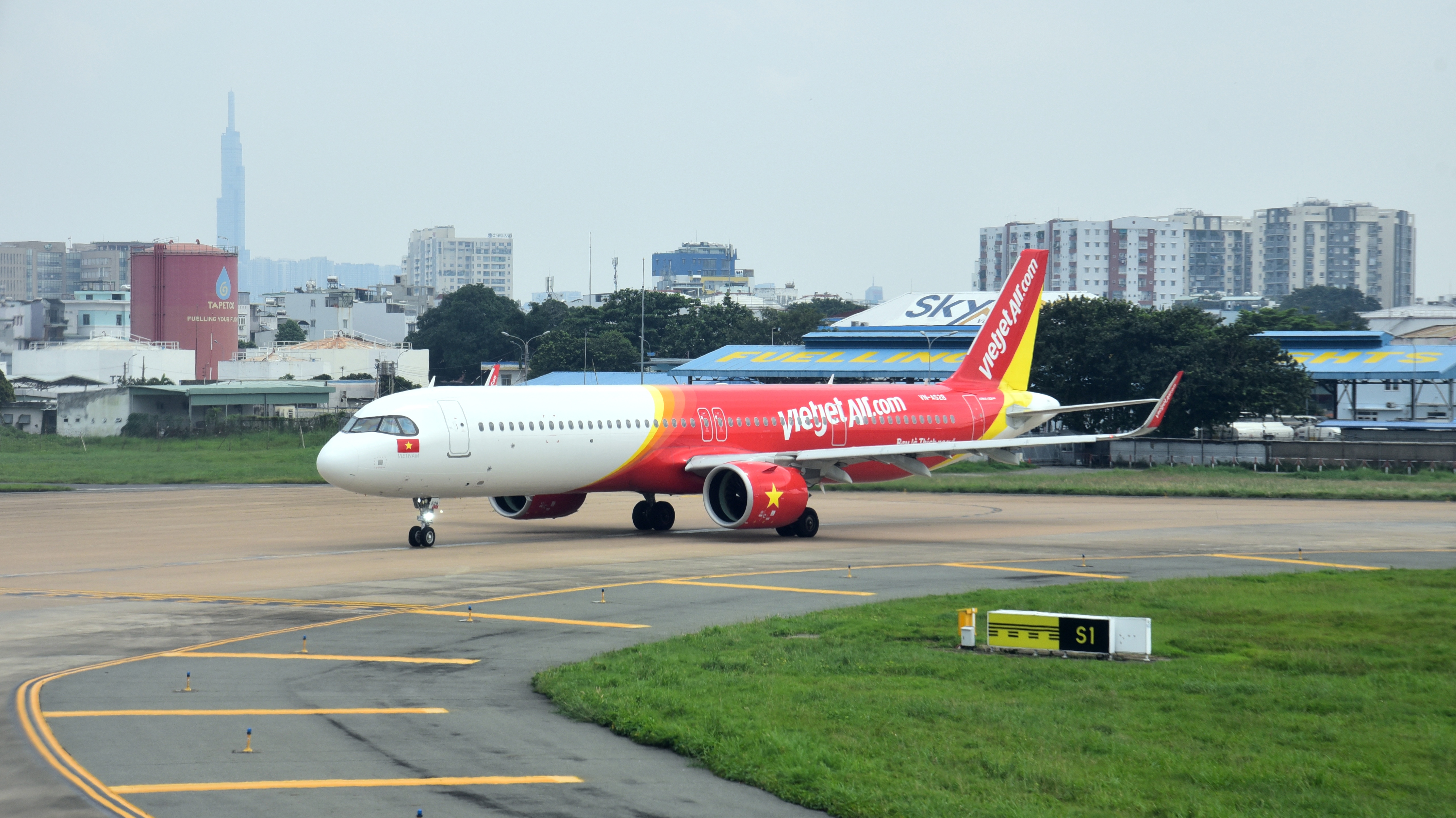 Tàu bay Airbus A321neo của Vietjet Air tại sân bay Tân Sơn Nhất